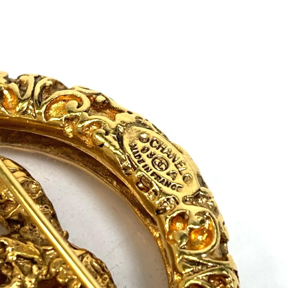 CHANEL Gold Brooch - Picture 10 of 14